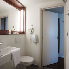 Отель Campanile Hotel & Restaurant Liège / Luik Бельгия, Льеж - отзывы, цены и фото номеров - забронировать отель Campanile Hotel & Restaurant Liège / Luik онлайн ванная фото 2