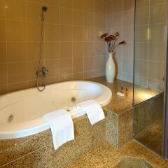 Отель Hilton Hanoi Opera спа