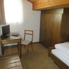 Отель Pension St. Urban Меран комната для гостей