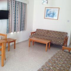 Отель Constantaras Apartments Кипр, Протарас - отзывы, цены и фото номеров - забронировать отель Constantaras Apartments онлайн комната для гостей фото 2