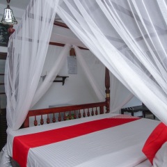 Отель Sea View Deepal Villa сейф в номере