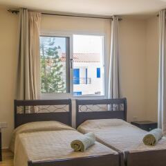 Апартаменты Konnos 2 Bedroom Apartment комната для гостей фото 4