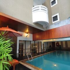 Апартаменты The Euro Grande Serviced Apartment Бангкок бассейн