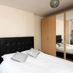 Отель Amazing Central 2 Bed Flat - Northern Quarter Великобритания, Манчестер - отзывы, цены и фото номеров - забронировать отель Amazing Central 2 Bed Flat - Northern Quarter онлайн комната для гостей фото 5