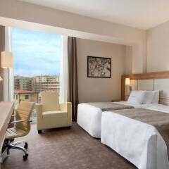 Отель DoubleTree by Hilton Milan Милан комната для гостей фото 3