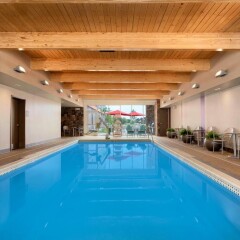 Отель Home2 Suites by Hilton Cleveland Beachwood бассейн