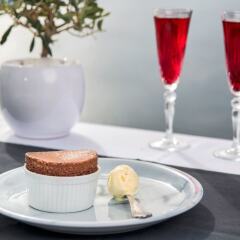 Отель Athina Luxury Suites гостиничный бар