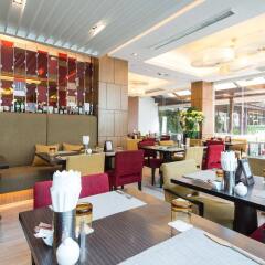 Отель Legacy Suites Sukhumvit by Compass Hospitality Таиланд, Бангкок - 2 отзыва об отеле, цены и фото номеров - забронировать отель Legacy Suites Sukhumvit by Compass Hospitality онлайн питание фото 3