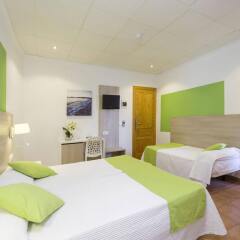 Отель Hostal Adelino комната для гостей фото 5