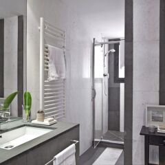 Отель AinB Sagrada Familia Apartments Испания, Барселона - 2 отзыва об отеле, цены и фото номеров - забронировать отель AinB Sagrada Familia Apartments онлайн ванная