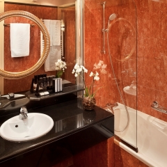 Отель Melia Paris Notre-Dame Франция, Париж - отзывы, цены и фото номеров - забронировать отель Melia Paris Notre-Dame онлайн ванная фото 2