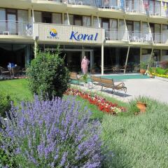 Отель Koral Болгария, Св. Константин и Елена - 1 отзыв об отеле, цены и фото номеров - забронировать отель Koral онлайн вид на фасад