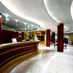 Отель UNAHOTELS Cusani Milano интерьер отеля