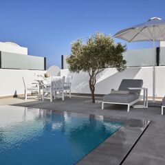 Отель Tramonto Private Villa Греция, Остров Санторини - отзывы, цены и фото номеров - забронировать отель Tramonto Private Villa онлайн бассейн фото 3