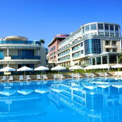 Отель Ilıca Spa&Wellness Thermal бассейн