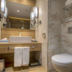 Отель The Waterfront Hotel Мальта, Гзира - отзывы, цены и фото номеров - забронировать отель The Waterfront Hotel онлайн ванная фото 2