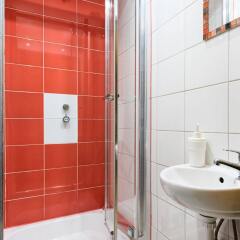 Отель Friends Hostel Польша, Вроцлав - отзывы, цены и фото номеров - забронировать отель Friends Hostel онлайн ванная