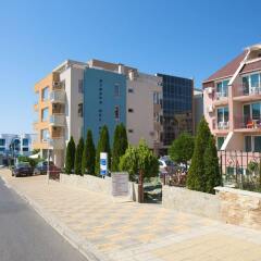 Отель Family Hotel Venera Болгария, Свети Влас - отзывы, цены и фото номеров - забронировать отель Family Hotel Venera онлайн парковка