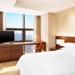 Отель Four Points By Sheraton Seoul, Namsan комната для гостей фото 4