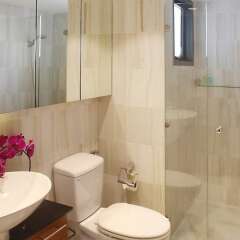 Апартаменты Downtown Retro Serviced Apartment Хошимин ванная