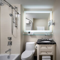 Отель Fairmont Royal York Hotel Канада, Торонто - отзывы, цены и фото номеров - забронировать отель Fairmont Royal York Hotel онлайн ванная