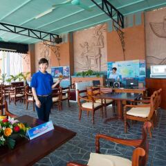 Отель Gray Line Private Luxury Cruise гостиничный бар