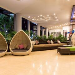 Отель Deevana Plaza Phuket интерьер отеля