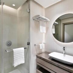 Отель Courtyard by Marriott Al Barsha, Dubai ванная фото 2