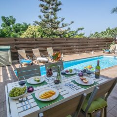 Отель Alakati Villa питание
