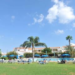 Апартаменты Captain Karas Holiday Apartments бассейн фото 2