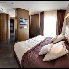 Отель Palace Hotel Moderno Италия, Порденоне - отзывы, цены и фото номеров - забронировать отель Palace Hotel Moderno онлайн сейф в номере