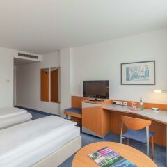 Отель Ramada by Wyndham Hannover Германия, Ганновер - отзывы, цены и фото номеров - забронировать отель Ramada by Wyndham Hannover онлайн удобства в номере фото 2