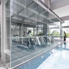 V Hotel Lavender фитнесс-зал