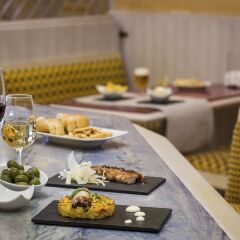 Отель Ayre Hotel Sevilla Испания, Севилья - 2 отзыва об отеле, цены и фото номеров - забронировать отель Ayre Hotel Sevilla онлайн питание фото 2