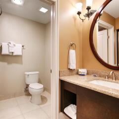 Отель Best Western Plus San Pedro Hotel & Suites США, Лос-Анджелес - отзывы, цены и фото номеров - забронировать отель Best Western Plus San Pedro Hotel & Suites онлайн ванная