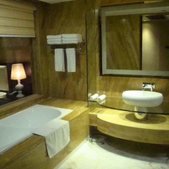 Отель Guangzhou Ming Yue Hotel Китай, Гуанчжоу - отзывы, цены и фото номеров - забронировать отель Guangzhou Ming Yue Hotel онлайн ванная фото 2