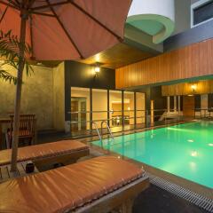Hotel Nida Sukhumvit Prompong Бангкок бассейн