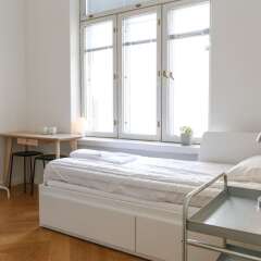 Отель WeHost Pieni Roobertinkatu 13 Small Хельсинки комната для гостей фото 4