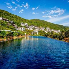 Отель InterContinental Danang Sun Peninsula Resort бассейн фото 3