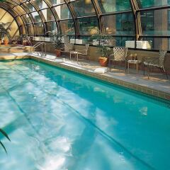 Отель Metropolitan Hotel Vancouver Канада, Ванкувер - отзывы, цены и фото номеров - забронировать отель Metropolitan Hotel Vancouver онлайн бассейн фото 2