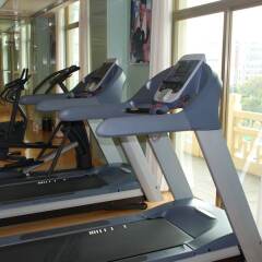 Dong Fang Hotel фитнесс-зал