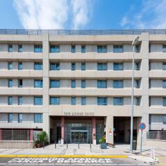 Отель Tryp Madrid Airport Suites Испания, Мадрид - отзывы, цены и фото номеров - забронировать отель Tryp Madrid Airport Suites онлайн пляж