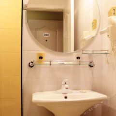 Отель Home Inn Xi'an Fengcheng 8th Road The CPPCC Municipal Committee Branch Китай, Сиань - отзывы, цены и фото номеров - забронировать отель Home Inn Xi'an Fengcheng 8th Road The CPPCC Municipal Committee Branch онлайн ванная фото 2