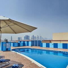 Arabian Dreams Deluxe Hotel Apartments бассейн фото 2