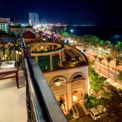 Отель Sunrise Nha Trang Beach Hotel & Spa Вьетнам, Нячанг - 5 отзывов об отеле, цены и фото номеров - забронировать отель Sunrise Nha Trang Beach Hotel & Spa онлайн балкон