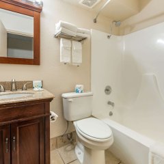 Quality Inn & Suites in Canon City, United States of America from 102$, photos, reviews - zenhotels.com bathroom photo 2