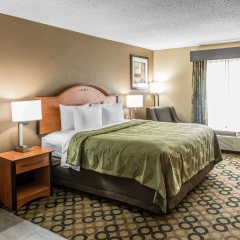 Отель Quality Inn & Suites Колумбус комната для гостей