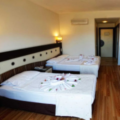La Vita's Hotel Сиде сейф в номере