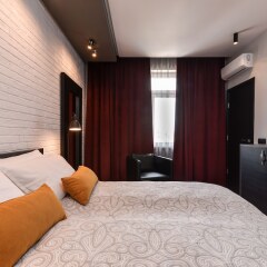 Отель FM Luxury 1-BDR Apartment - Rock'n'Roll Болгария, София - отзывы, цены и фото номеров - забронировать отель FM Luxury 1-BDR Apartment - Rock'n'Roll онлайн комната для гостей