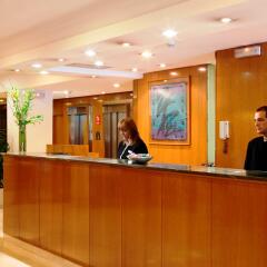 Отель NH Barcelona Eixample Испания, Барселона - отзывы, цены и фото номеров - забронировать отель NH Barcelona Eixample онлайн интерьер отеля